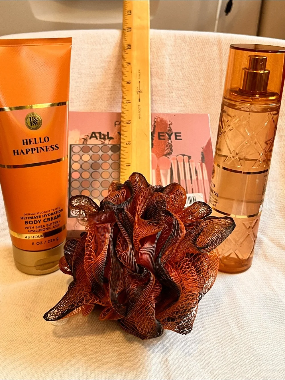 Bath & Body Works Hello Happiness Bath and Relax Bundle